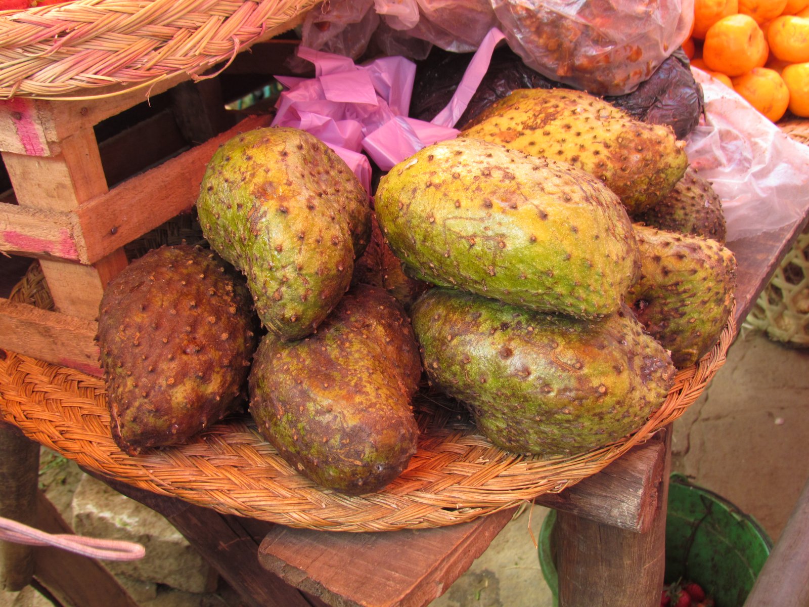 Antananarivo - Food market - Sirsak (Annona muricata)