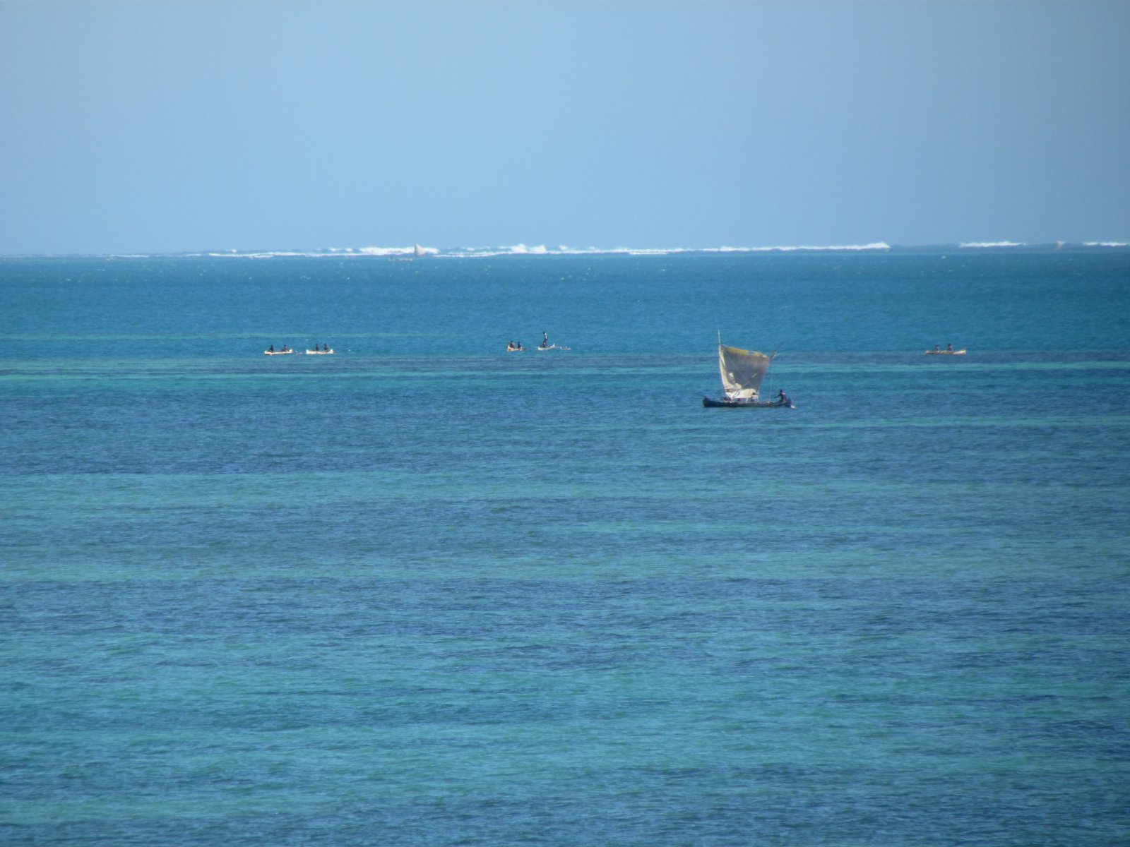 Mangily - Fishing in pirogues