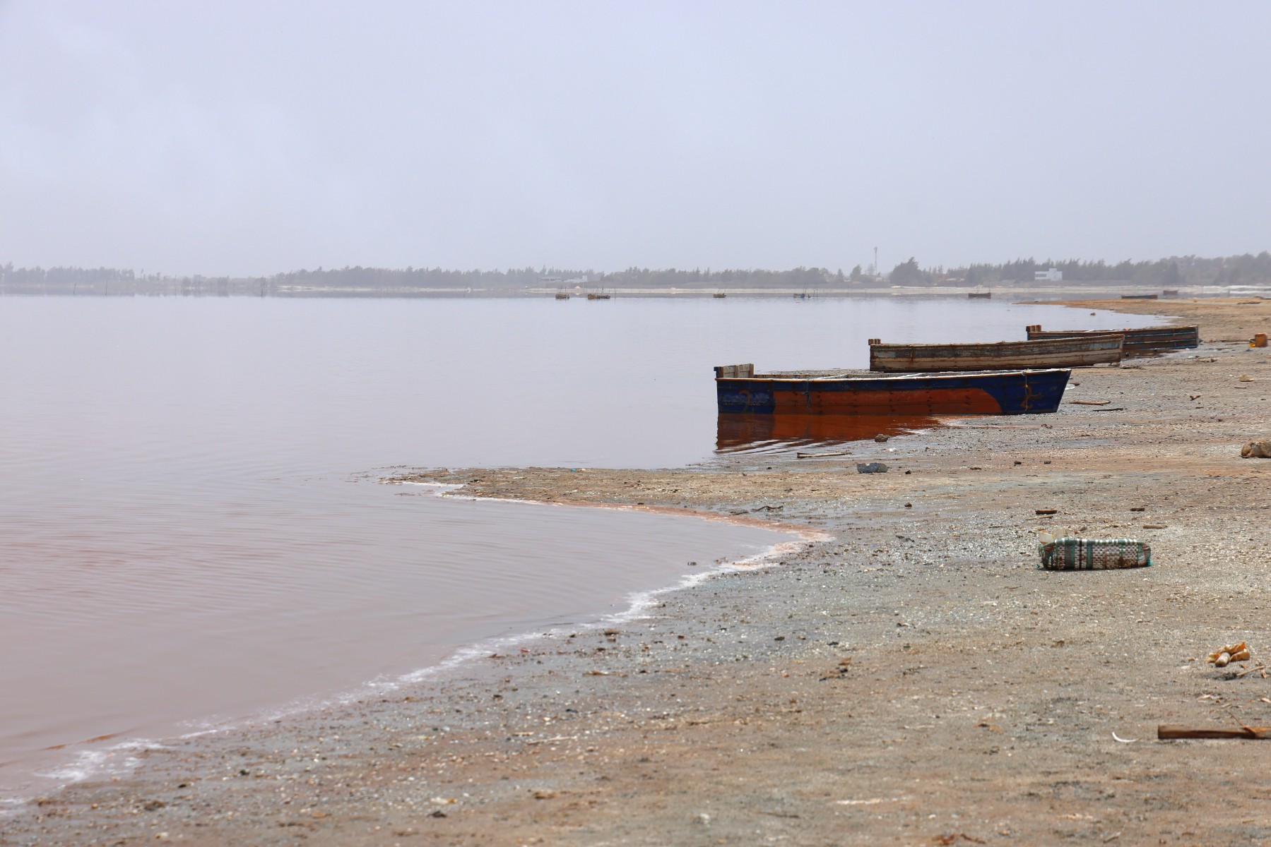 Lac Rose - Salt boats