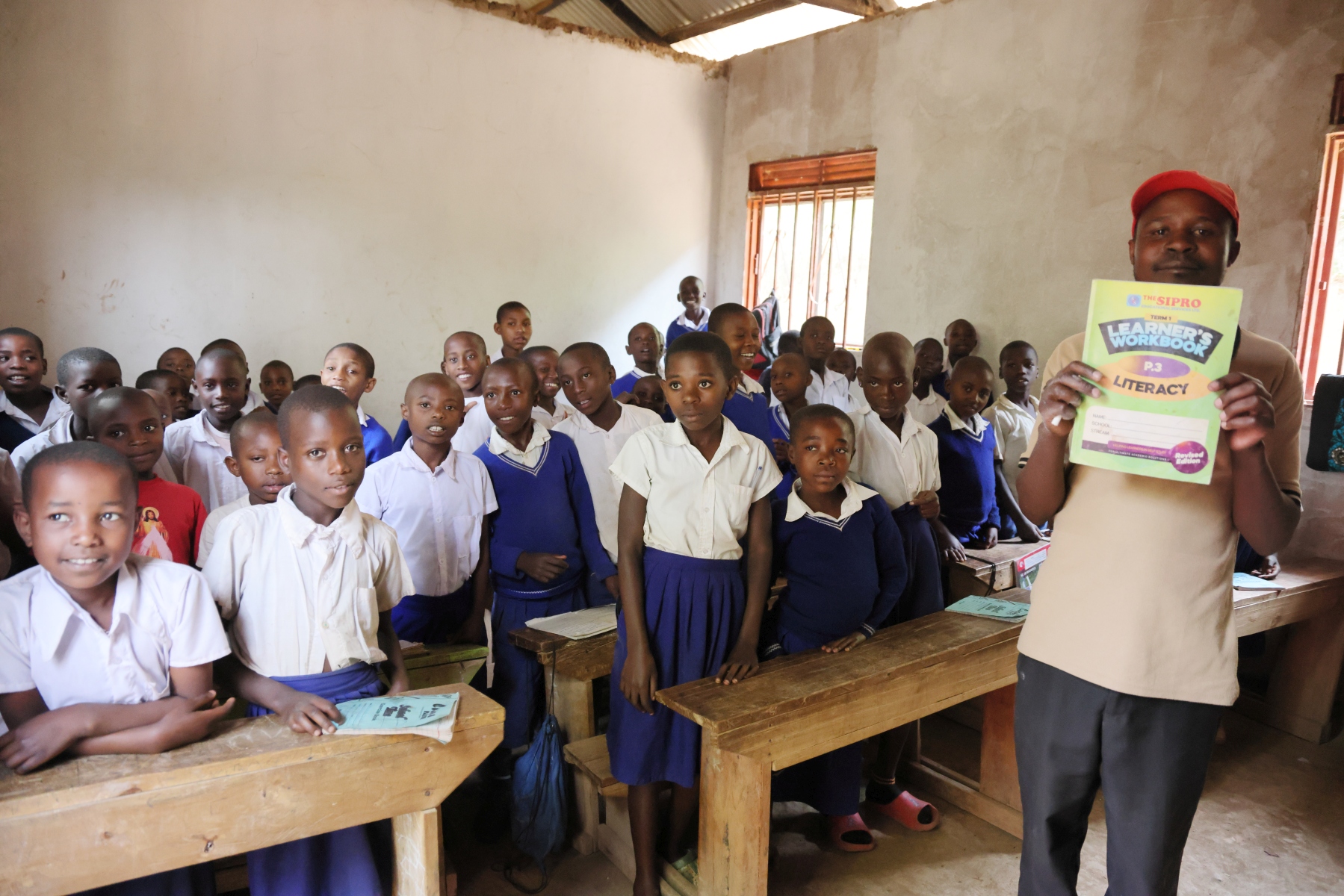 Uganda - Bunyonyi lake - School
